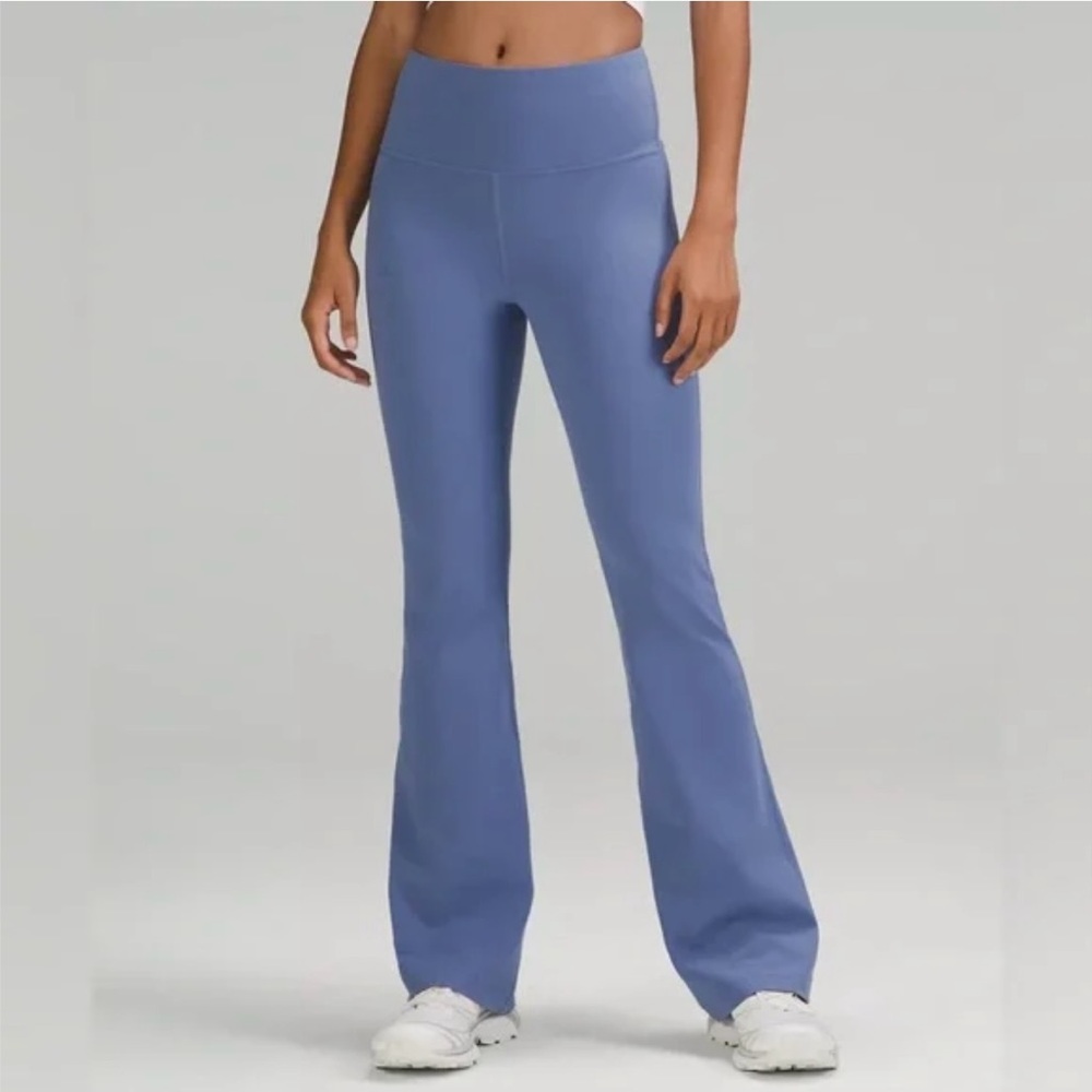 NWT Lululemon Groove Flare Leggings Size 6 Utility Blue